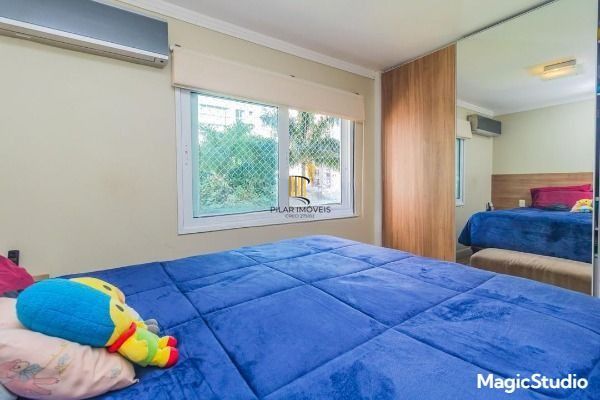 Vende apartamento no Bairro Passo da Areia - Porto Alegre