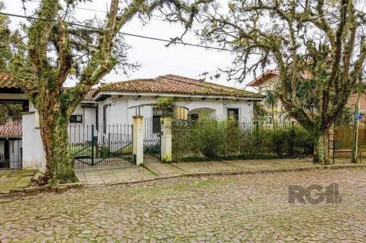 Casa com 3 dormitórios, 153 m² no bairro Vila Conceição, zona sul de Porto Alegre/RS.