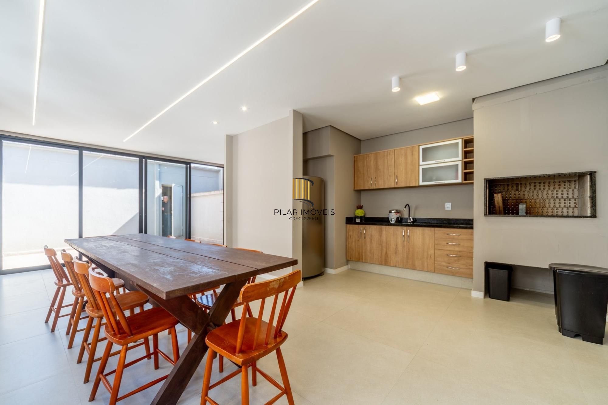 Cobertura com 206m², 3 dorm, Petrópolis e 2 vagas