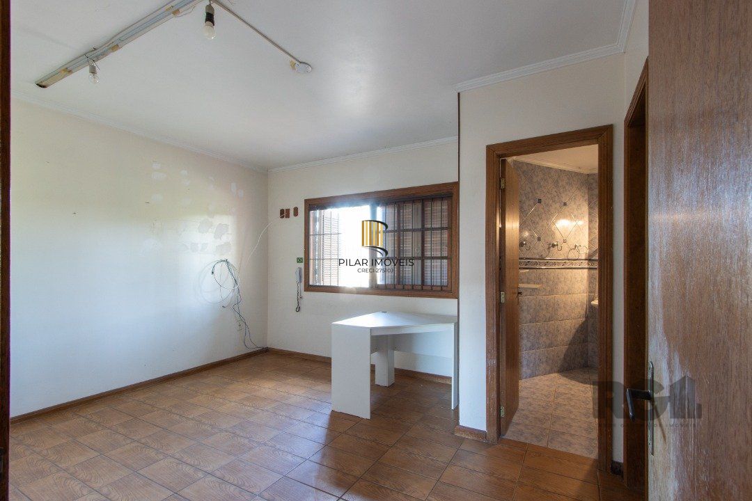 Casa 5 dormitórios no bairro Nonoai