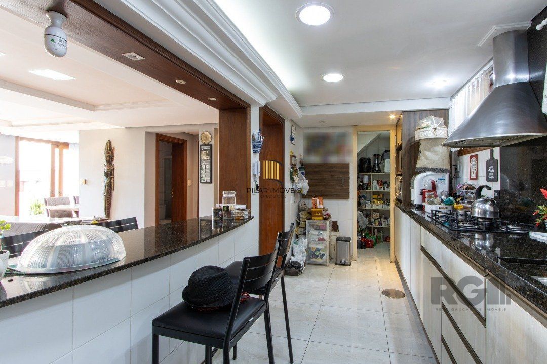 Casa 3 dormitórios no bairro Medianeira