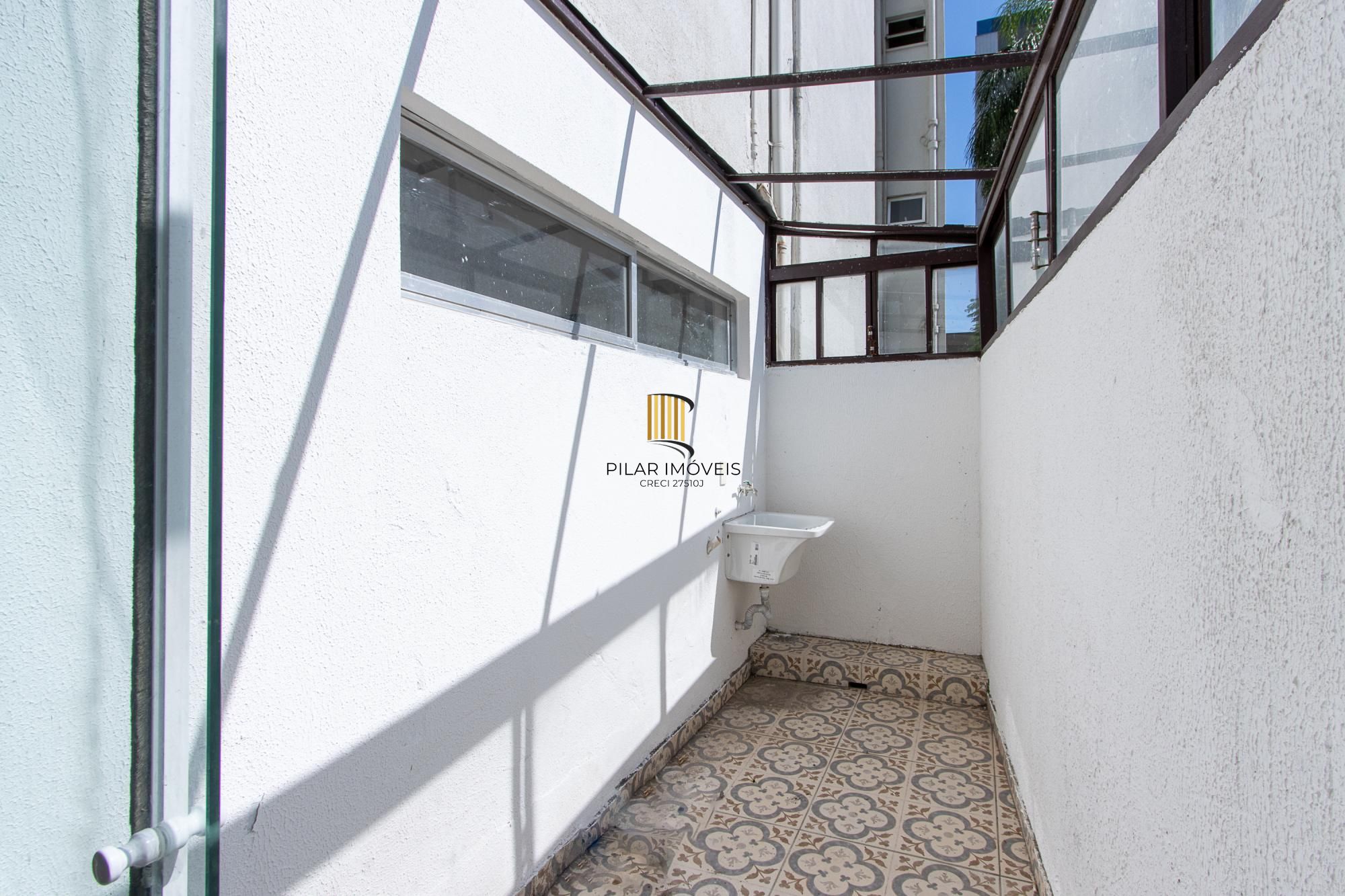 Apartamento à venda no bairro Moinhos de Vento, em Porto Alegre – RS. Com área privativa de 100.73m².