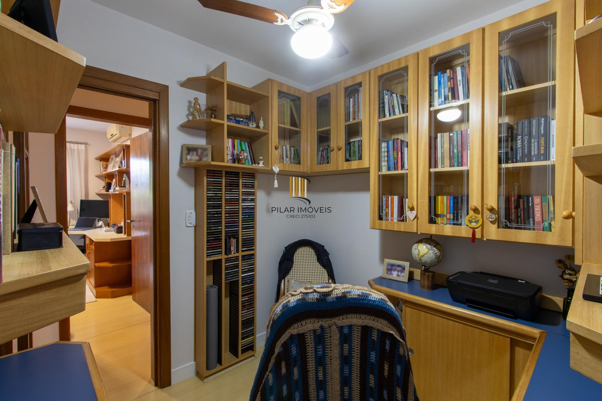 Apartamento de 4 dormitórios, 1 suíte e 2 vagas escrituradas - Bairro Ipanema.