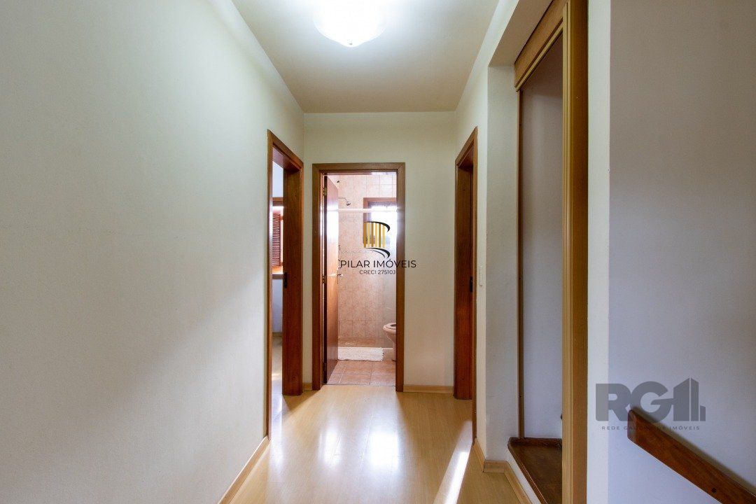 Casa para Venda - 180.3m², 3 dormitórios, sendo 1 suites, 3 vagas - Guarujá