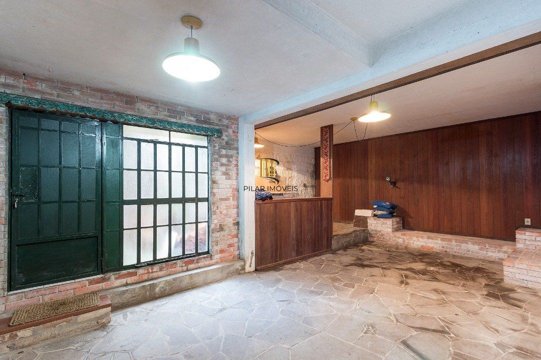 Casa para Venda - 430m², 4 dormitórios, sendo 1 suites, 5 vagas - Cristal