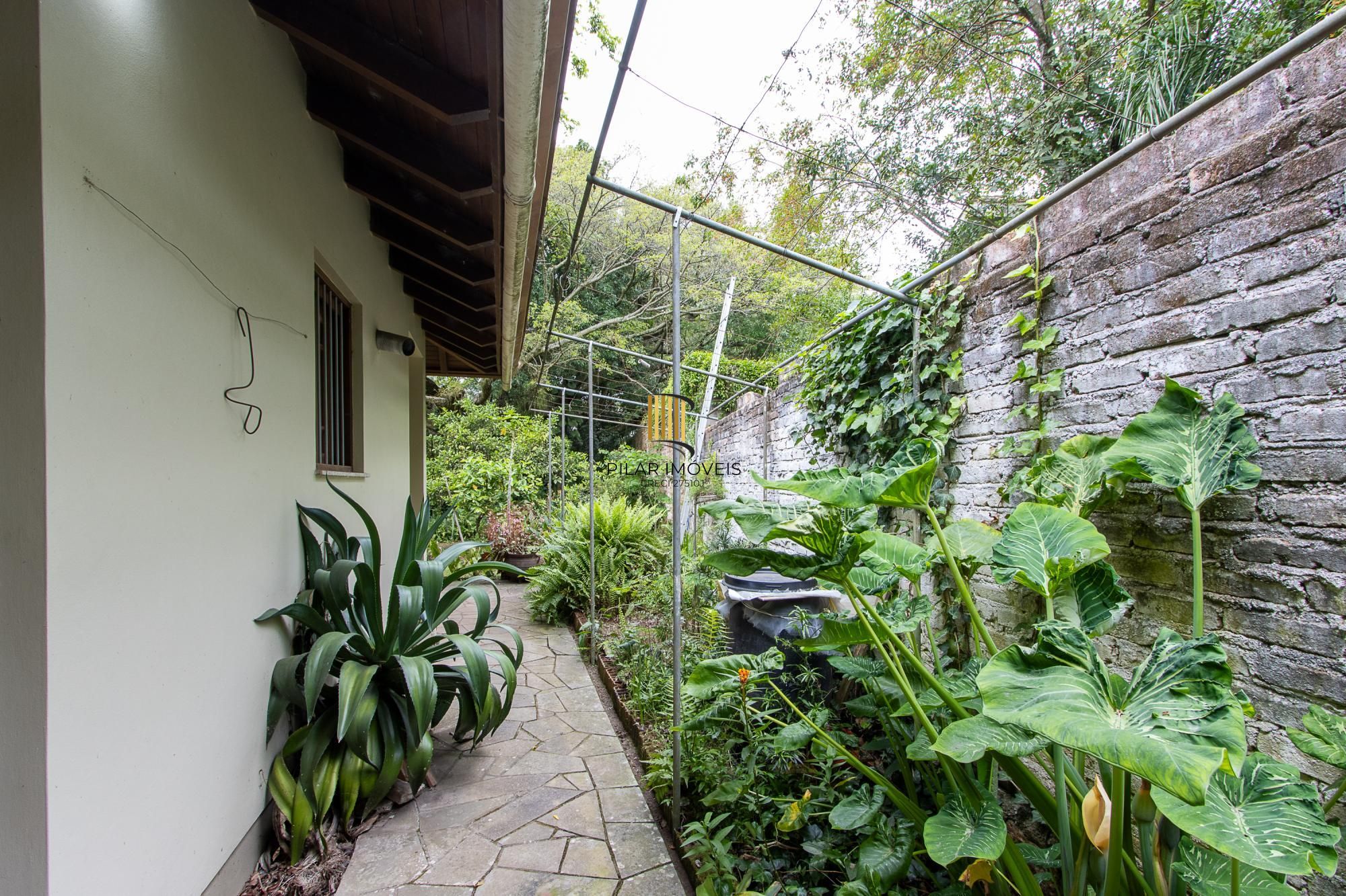Casa térrea, nova, 3 quartos, 1 suite - Bairro Belém Velho