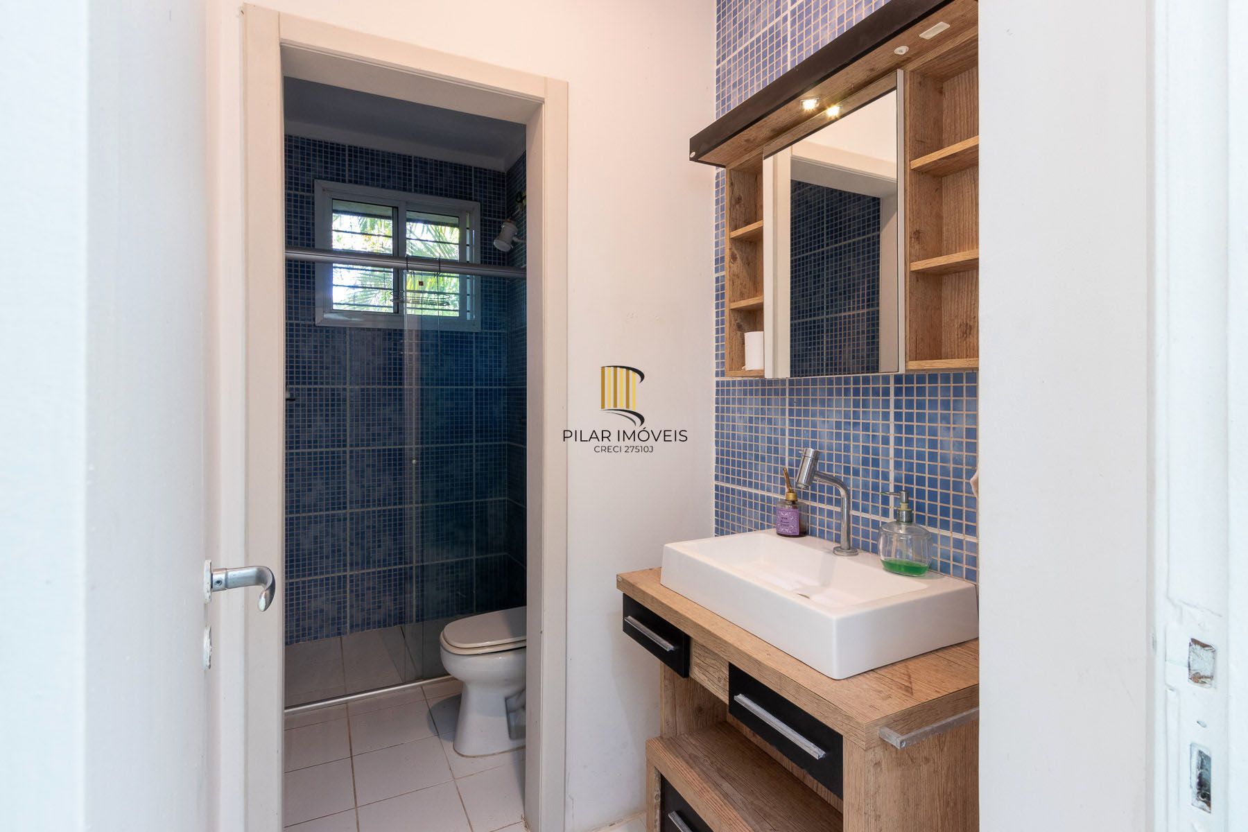 Casa para Venda - 470m², 3 dormitórios, sendo 1 suites, 6 vagas - Nonoai