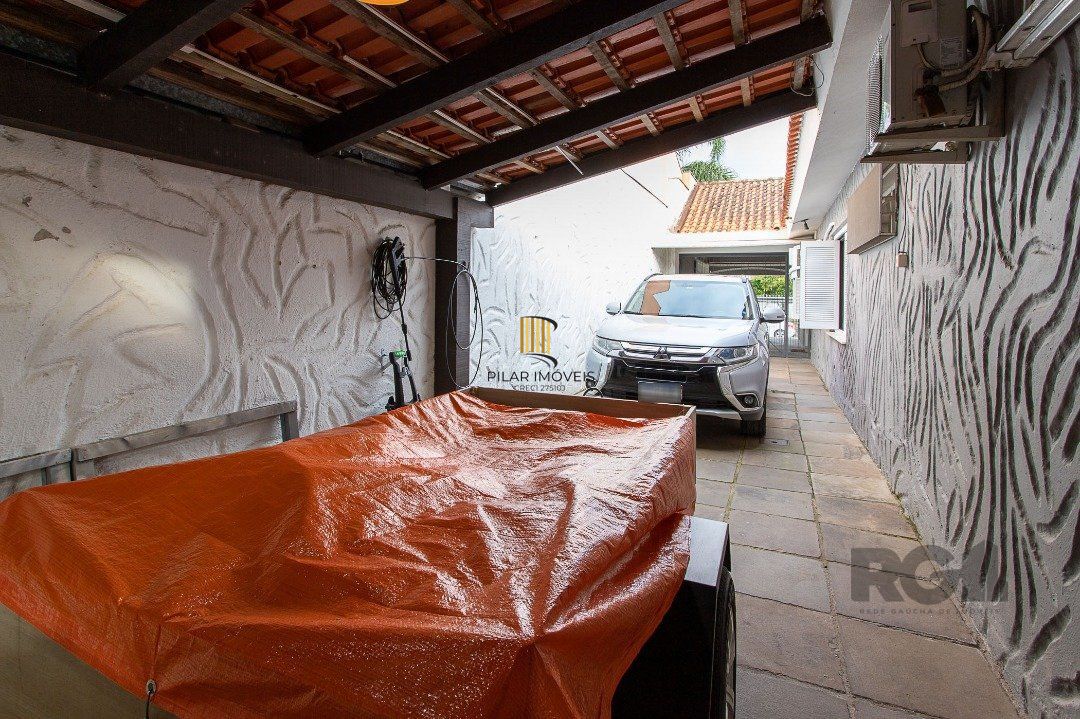 Casa 4 dormitórios no bairro Jardim Isabel