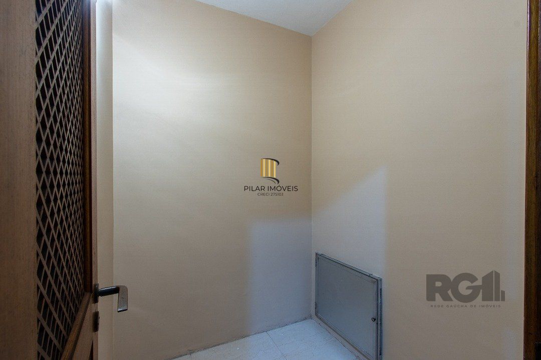 Excelente casa de 3 andares em condomínio fechado