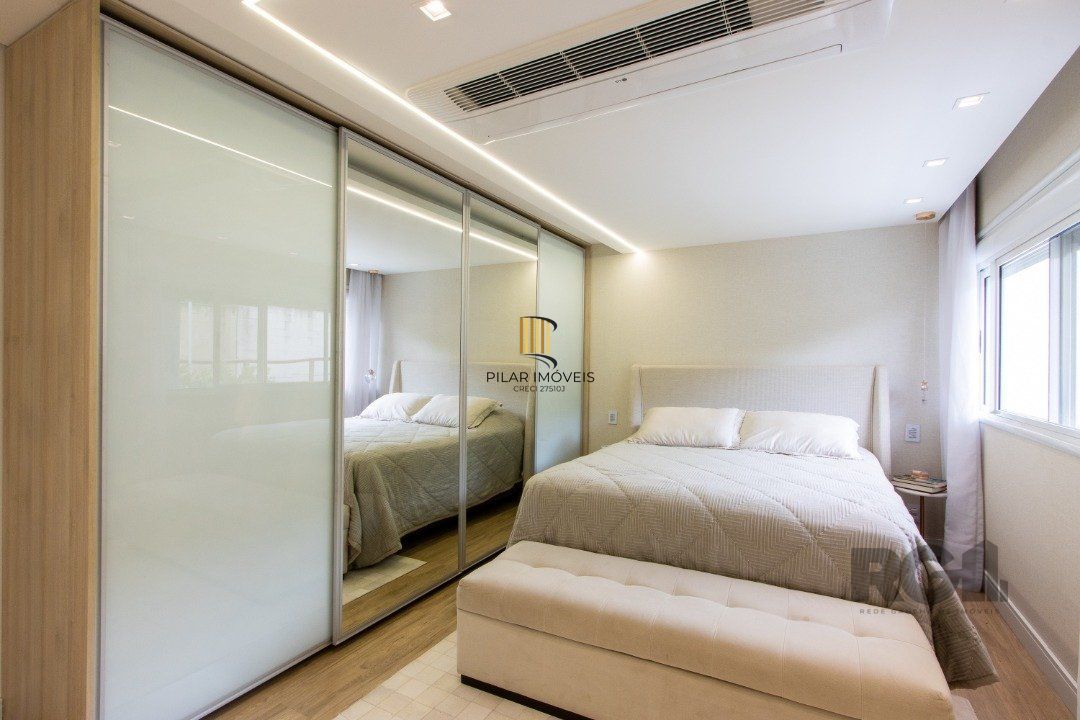 Casa em condomínio fechado,  com 3 quartos,  suíte, 3 banheiros e 2 vagas - Bairro Teresópolis
