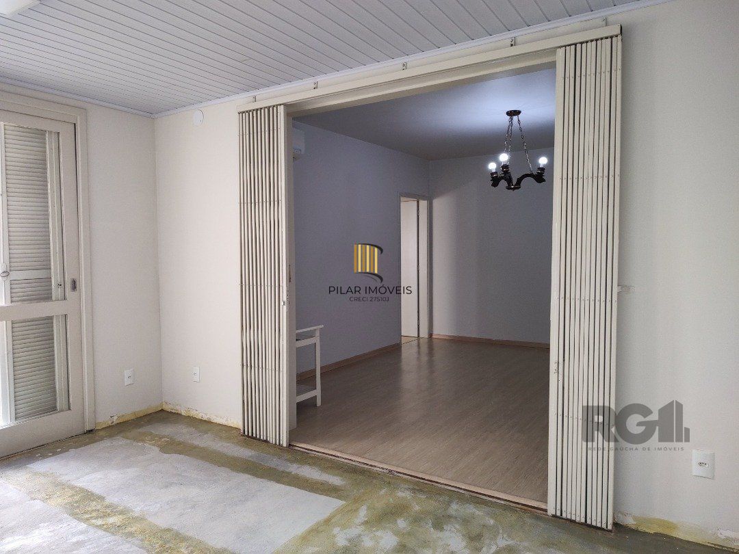 Apartamento Garden, 2 quartos, 1 suite, 2 banheiros, dependência de empregada - Bairro Petrópolis
