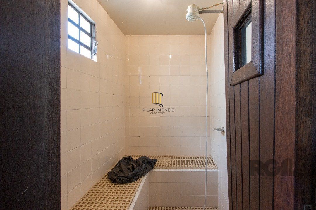 Casa para Venda - 500m², 4 dormitórios, sendo 1 suites, 4 vagas - Coronel Aparício Borges