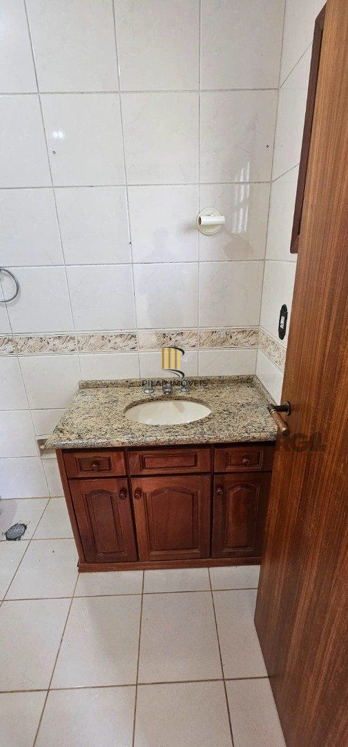 Casa 4 dormitórios no bairro Jardim Sabará