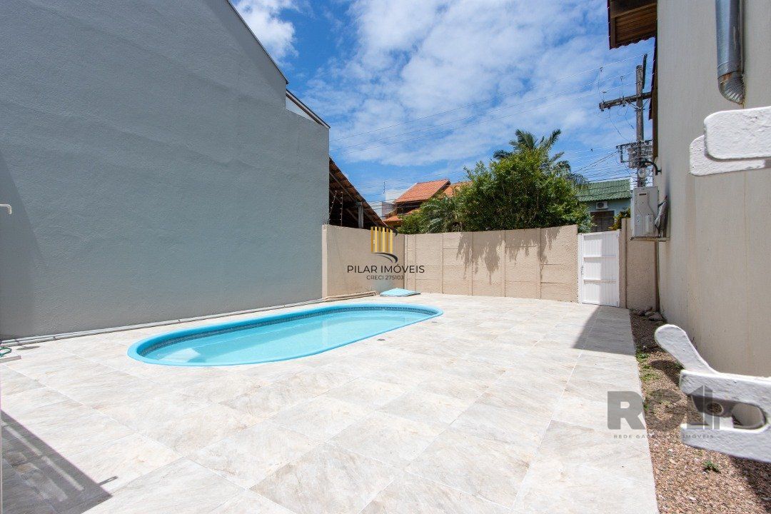 Casa 4 dormitórios no bairro Hípica
