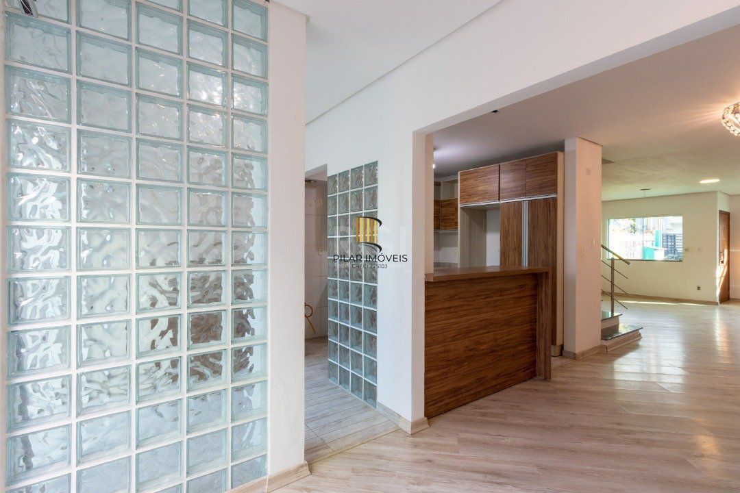 Casa para Venda - 178.4m², 3 dormitórios, sendo 1 suites, 2 vagas - Hípica