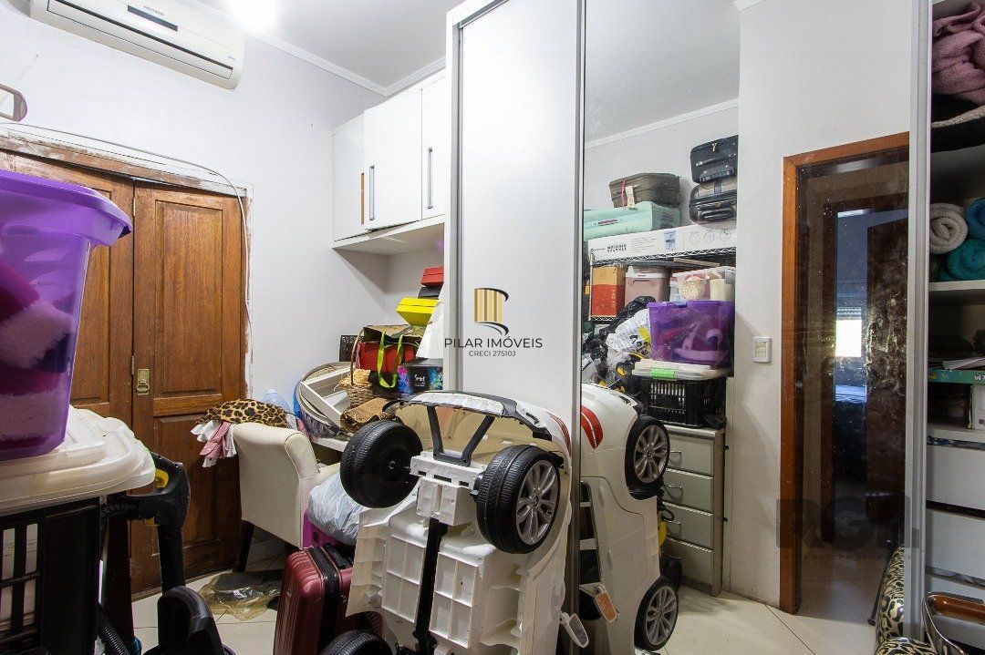 Casa 6 dormitórios no bairro Cristal