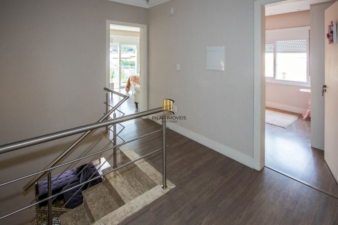 Casa para Venda - 147.3m², 3 dormitórios, sendo 1 suites, 3 vagas - Guarujá