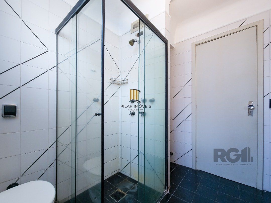 Apartamento, 3 quartos, 1 suite, dependência de empregada, elevador - Centro Histórico - Porto Alegre