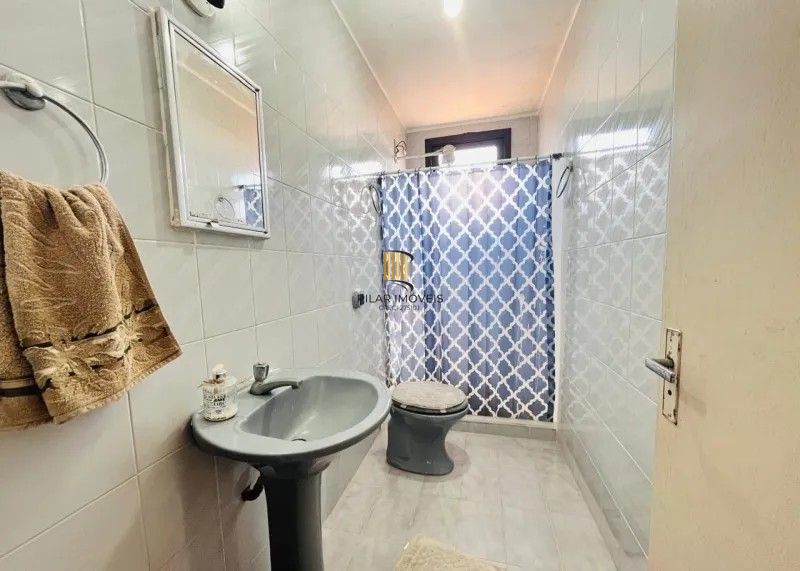 Casa 7 dormitórios no bairro Litoral
