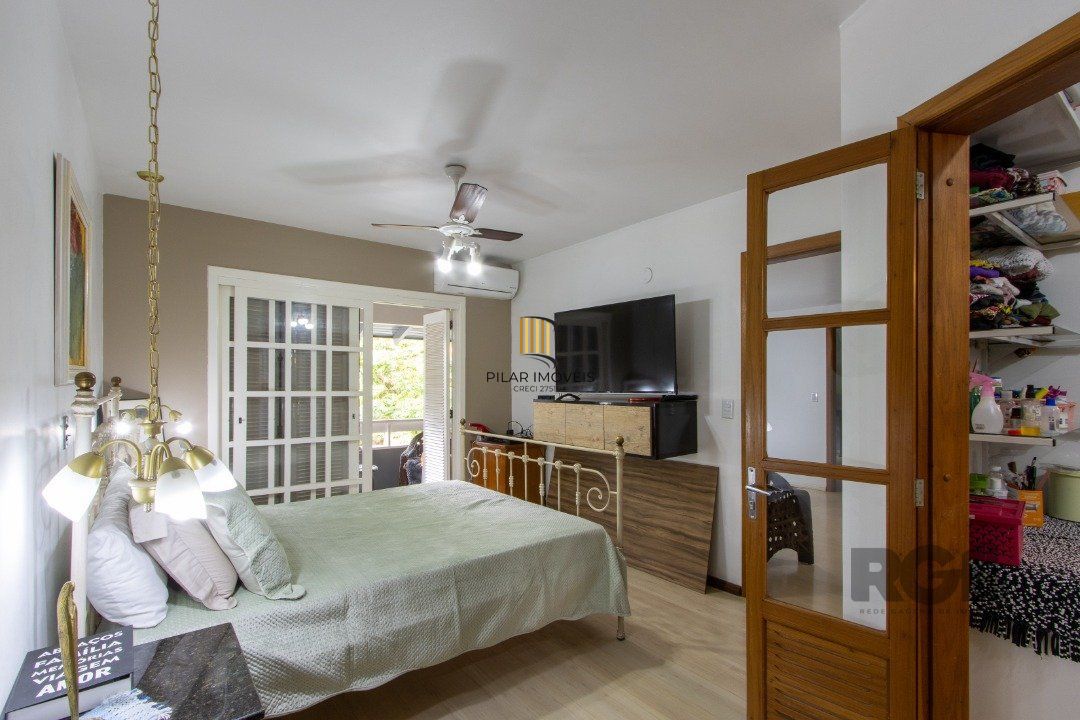 Casa 4 dormitórios no bairro Ipanema