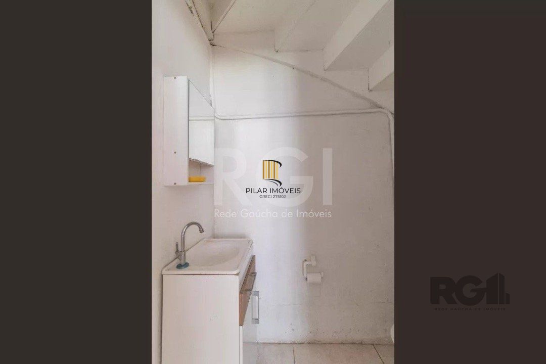 Casa para Venda - 200m², 5 dormitórios, 2 vagas - Azenha