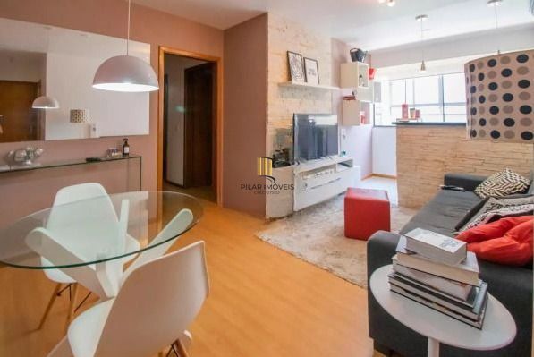 Apartamento com 2 dormitórios (reversível para 3) e 1 vaga escriturada  à venda no coração de Ipanema