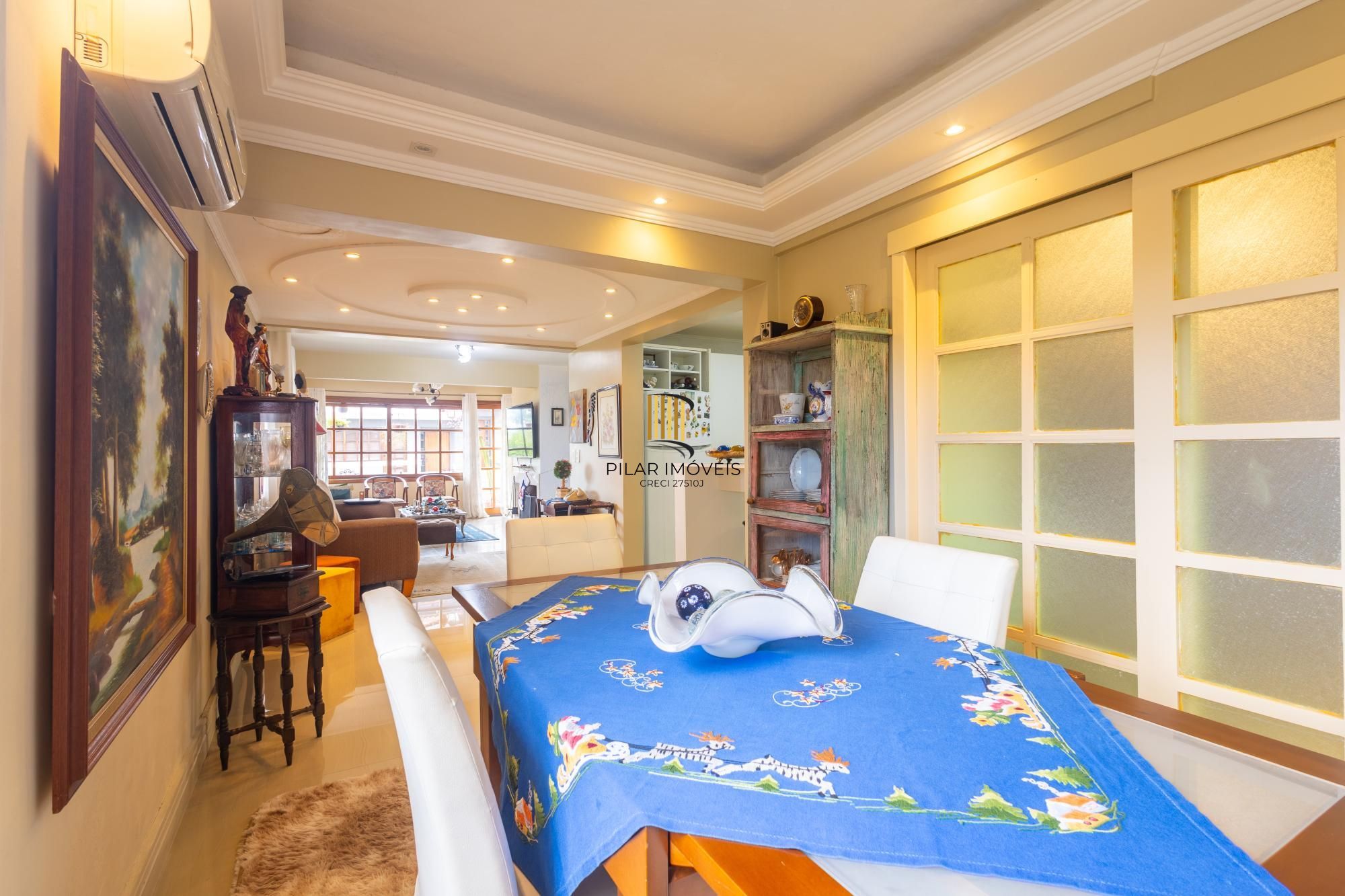 Casa em condomínio bairro Tristeza, com 185m² privativos.