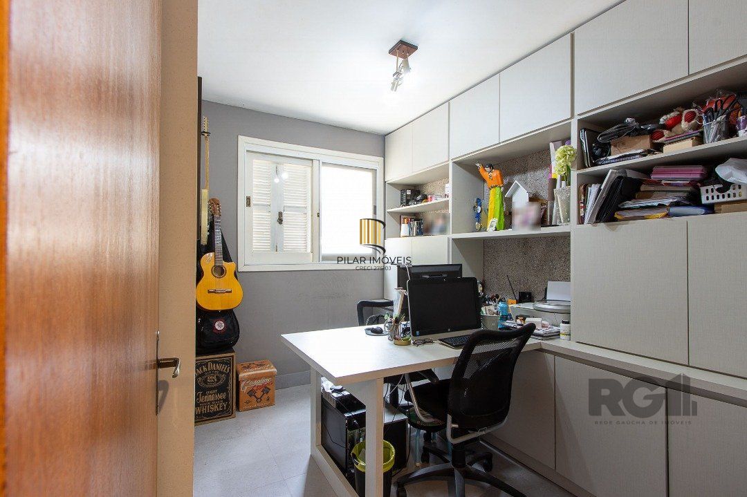 Casa para Venda - 132.55m², 3 dormitórios, sendo 1 suite, 5 vagas - Teresópolis