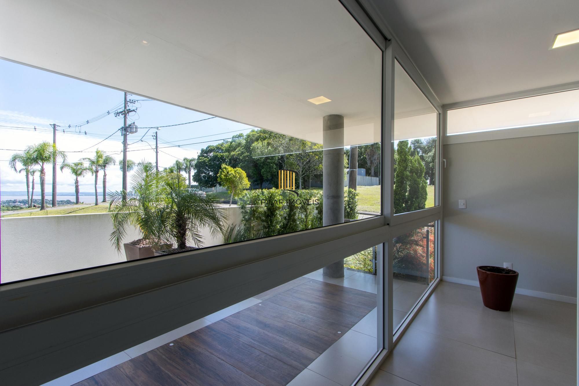 Luxuosa Casa em Condomínio de Alto Padrão com vista para Guaiba