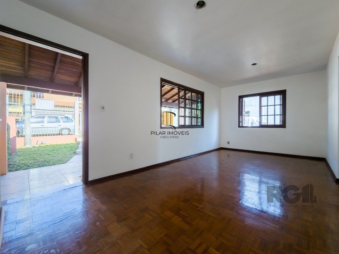 Casa 3 dormitórios no bairro Ipanema