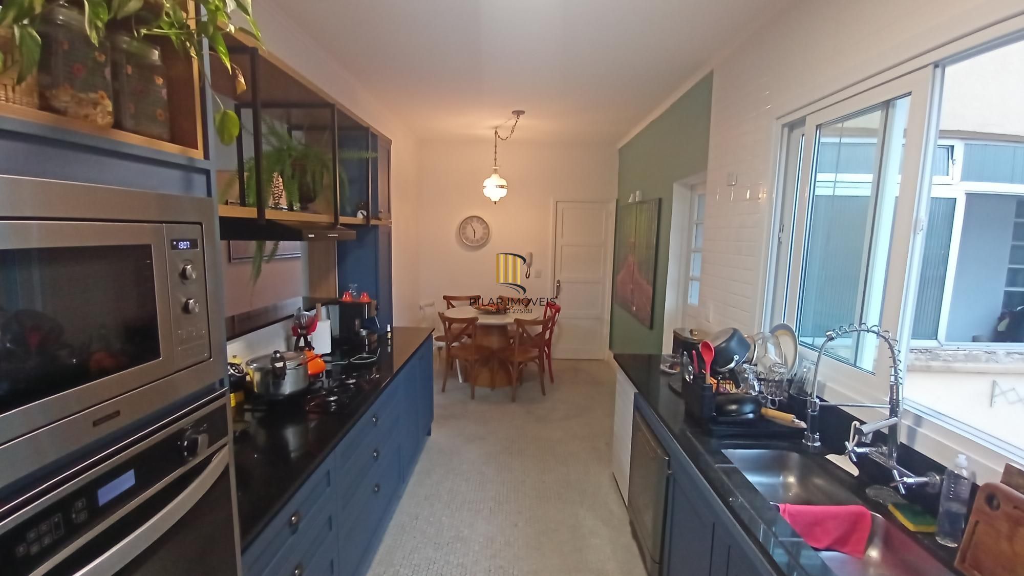 Apartamento com 4 dormitórios no Centro de Porto Alegre