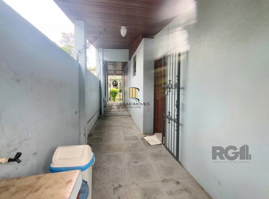 Casa para venda com 3 dormitórios no bairro Tristeza