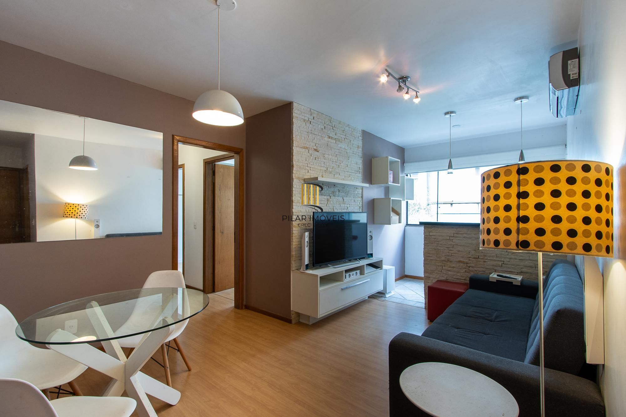 Apartamento com 2 dormitórios (reversível para 3) e 1 vaga escriturada  à venda no coração de Ipanema - Pilar Imóveis