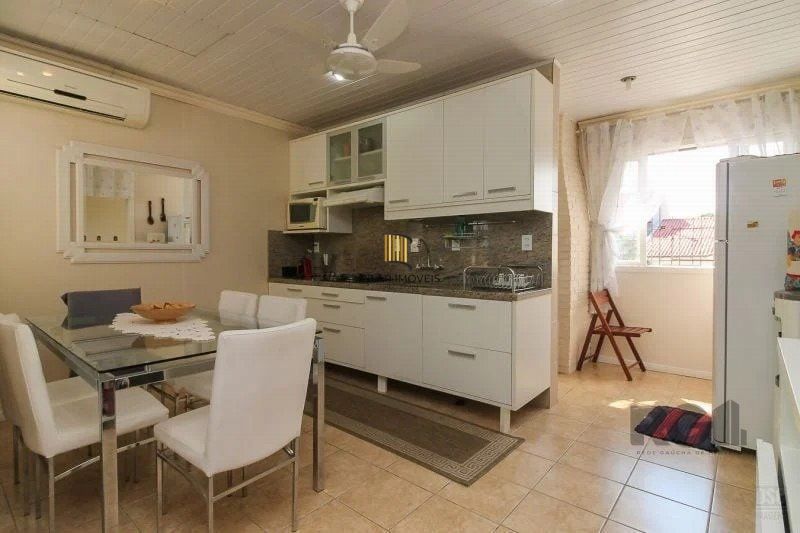 Casa 3 dormitórios no bairro Nonoai