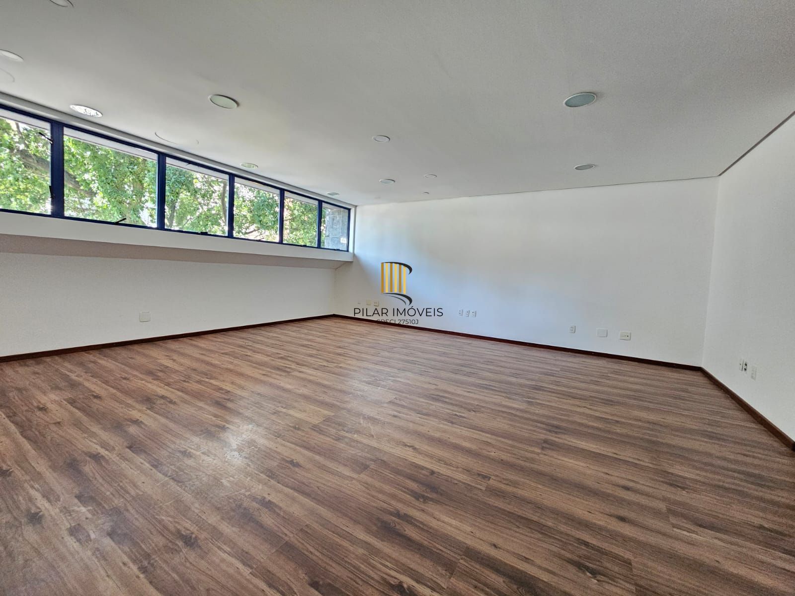 Sala comercial na Quintino Bocaiúva