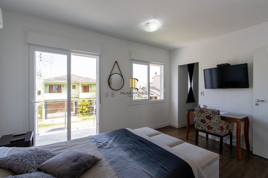 Casa 2 dormitórios no bairro Hípica