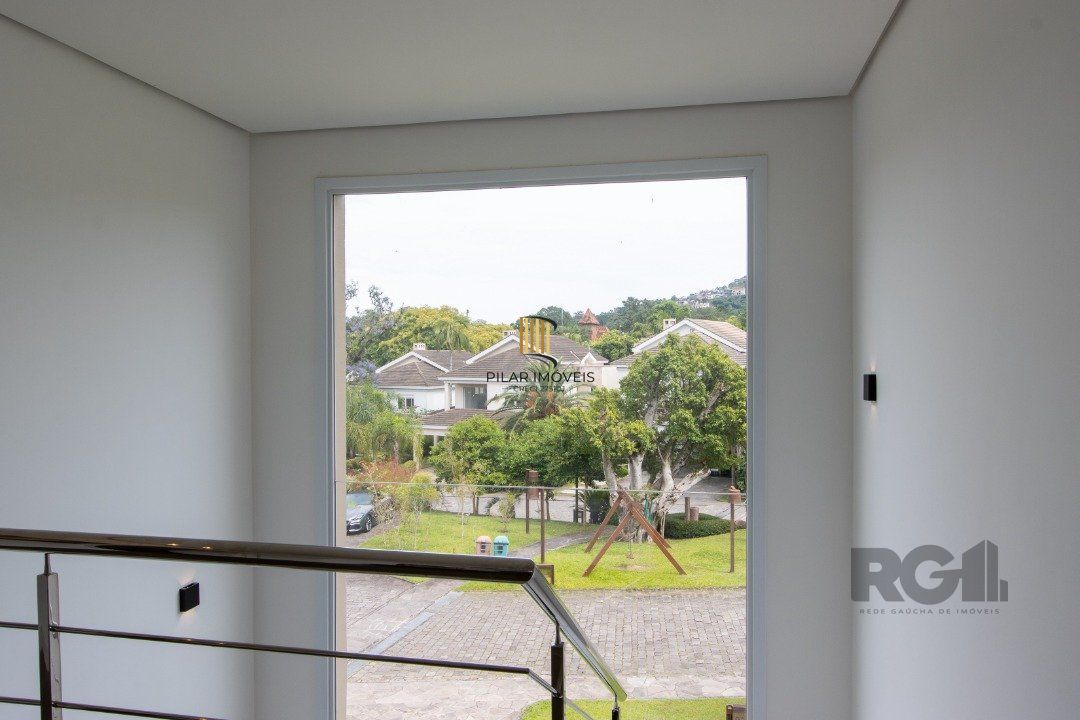 Casa mobiliada no Condomínio Las Rocas com 3 suítes,