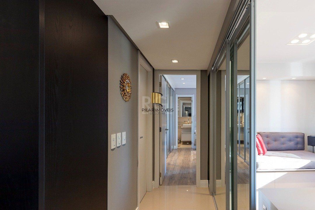 Apartamento | 2 Dormitórios | 1 Suíte | 1 Vaga | Bairro Cristal | Porteira Fechada
