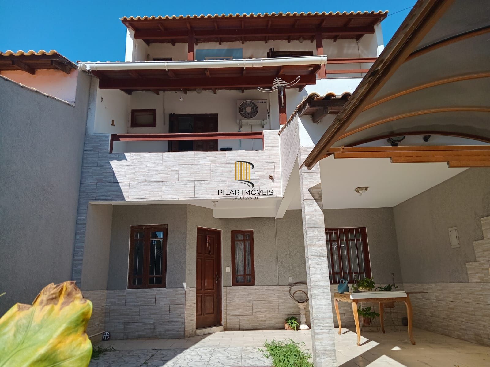 Excelente oportunidade de adquirir um sobrado no charmoso bairro Guarujá - Pilar Imóveis