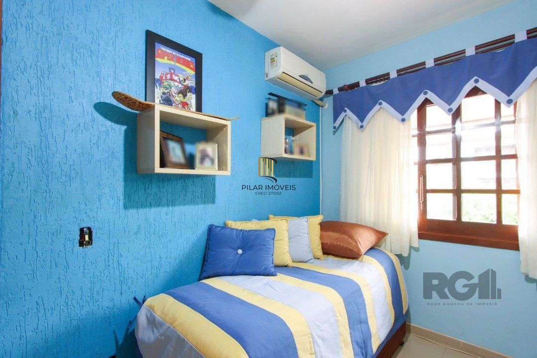 Excelente Casa Tipo Sobrado de alvenaria