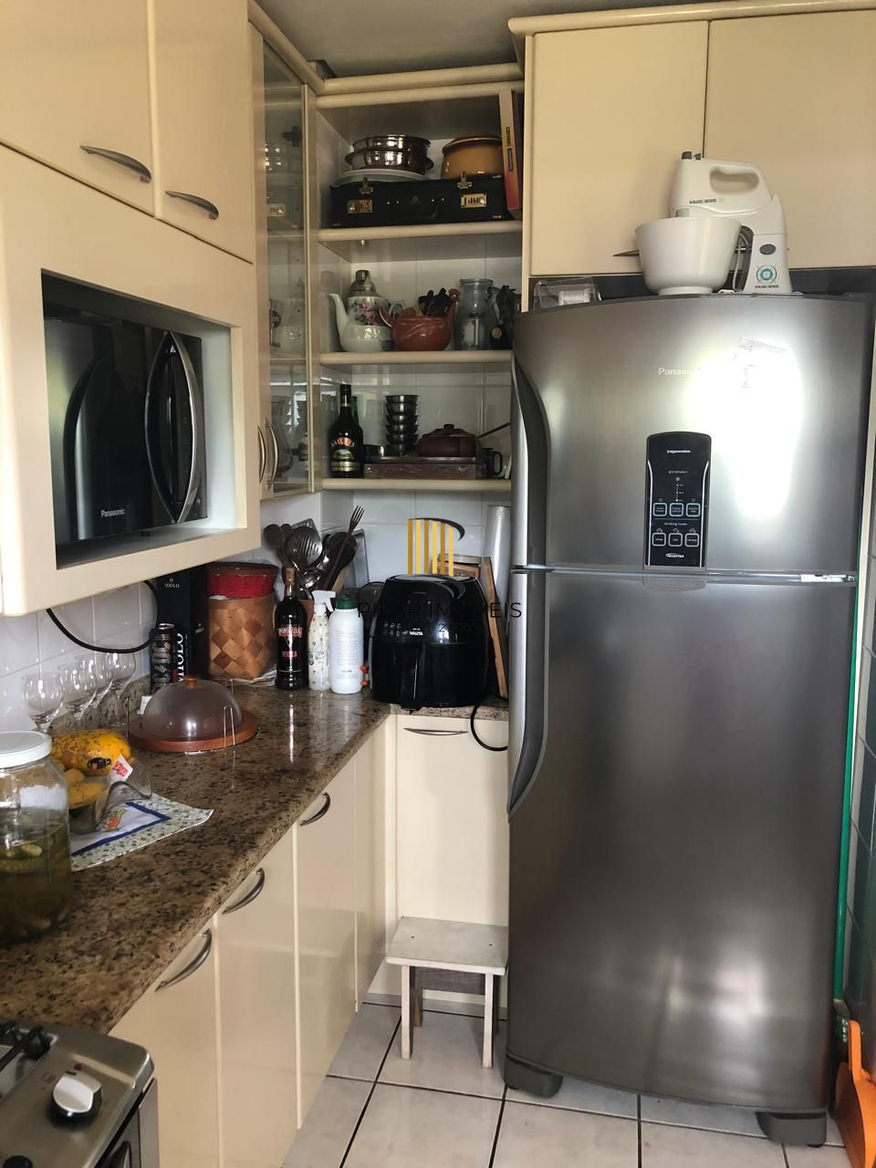 Casa de condomínio, 3 quartos, 1 suíte, 1 vaga coberta, no bairro Espirito Santo.