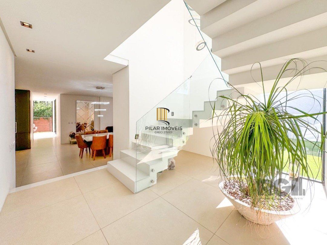Casa Condominio para Venda - 340m², 4 dormitórios, sendo 4 suites, 4 vagas - Alphaville