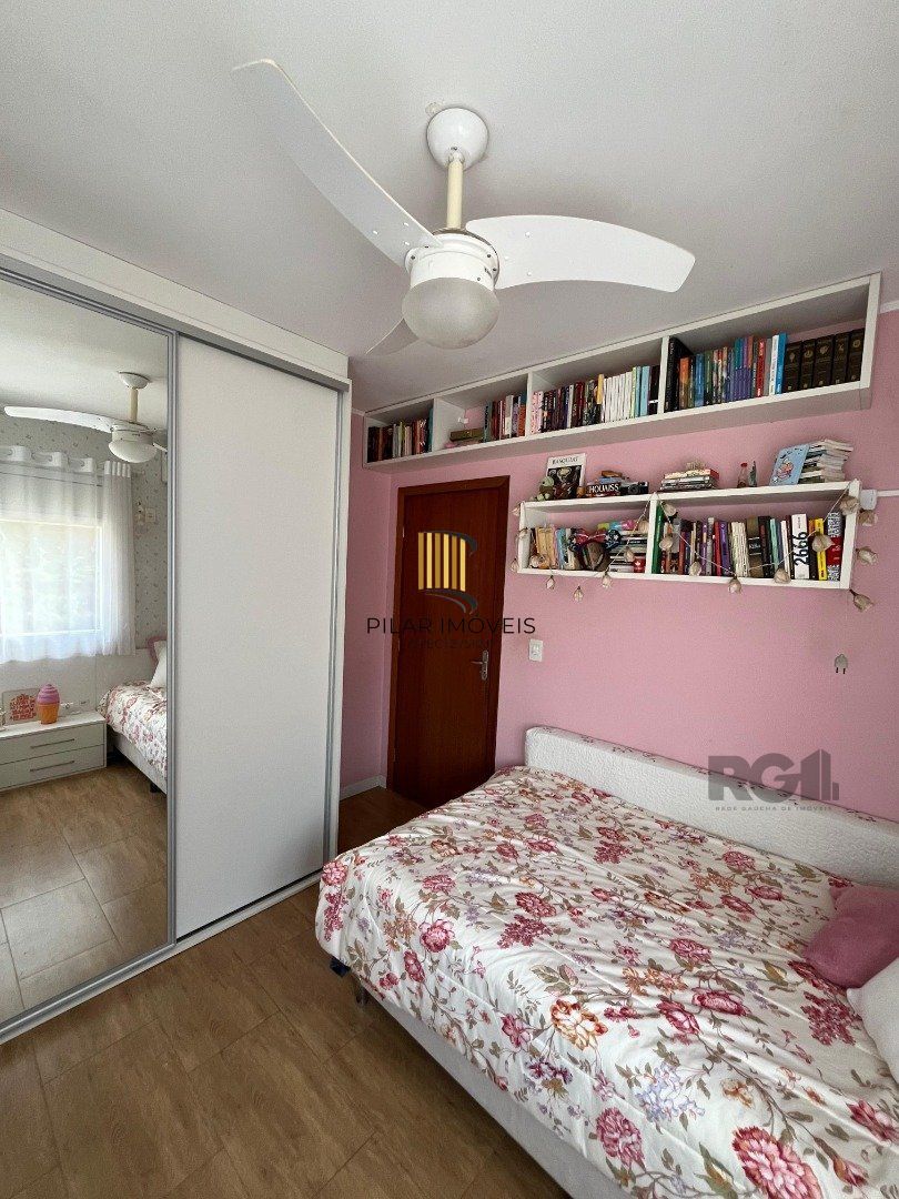 Sobrado com vista para o Rio,  3 quartos, suite, pátio - Guarujá