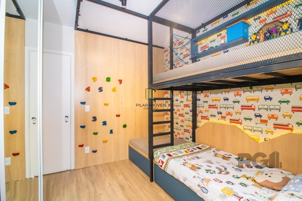 Vende-se belo apartamento a 2 quadras do Parcão, 3 quartos com suíte e vaga coberta - 110m² - Auxiliadora
