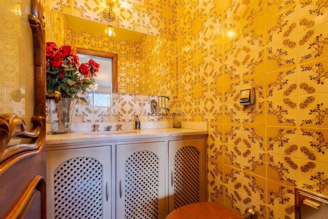 Vende-se apartamento com 3 quartos (1 suíte), 122 m² e 1 vaga – Petrópolis