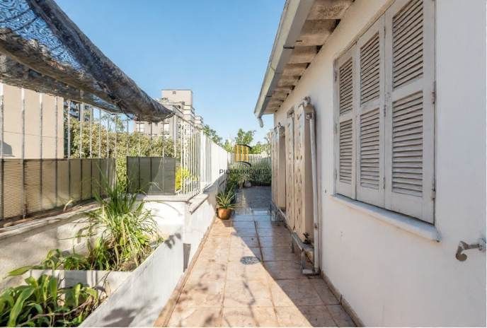 Vende-se cobertura com 4 quartos (1 suíte), 245 m² e 2 vagas – Boa Vista