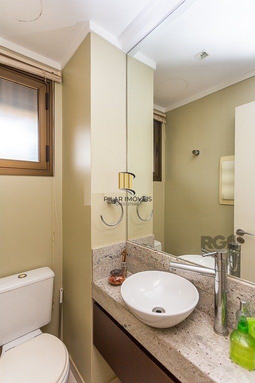 Apartamento 3 dormitórios, 1 suíte, 2 vagas - 74,91m² no Bairro Petrópolis