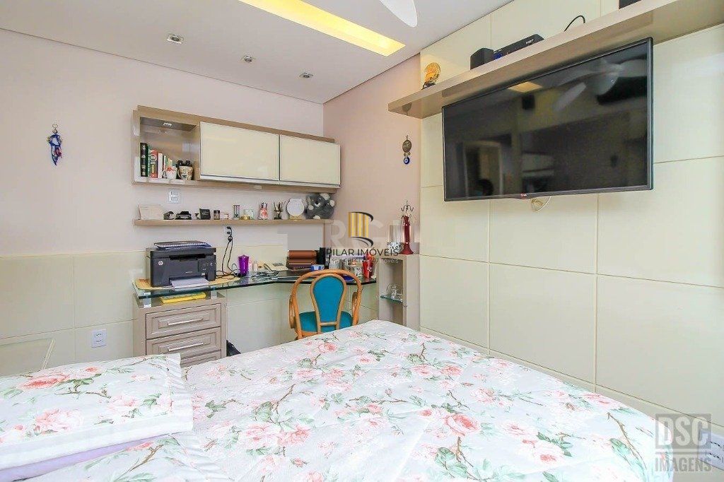 Cobertura para Venda - 252m², 3 dormitórios, sendo 1 suites, 2 vagas - Menino Deus