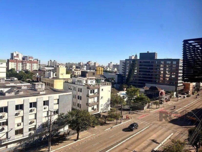 Vende-se bela sala comercial no Menino Deus - 29m²