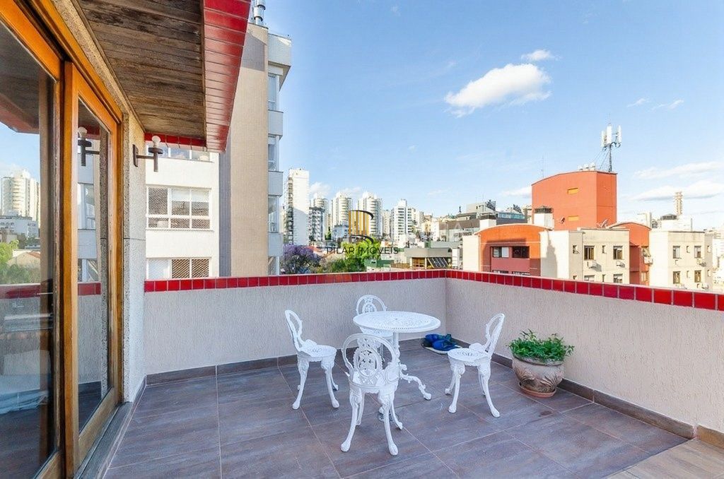 Vende-se cobertura com 3 quartos (1 suíte), 311m² e 3 vagas – Rio Branco